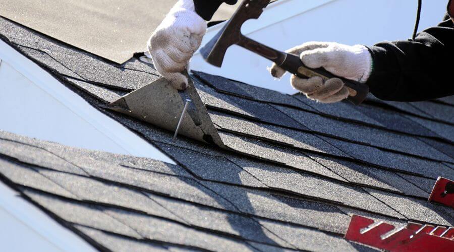 Professional gutter cleaning in Moyers, OK